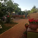 Boleta A 5 Minutos De León, Casa Con Jardín *