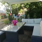 Boleta A 5 Minutos De León, Casa Con Jardín