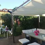 Boleta A 5 Minutos De León, Casa Con Jardín *