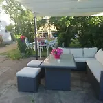 Boleta A 5 Minutos De León, Casa Con Jardín *