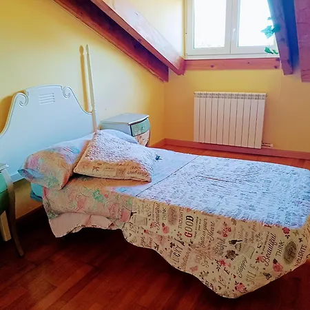 Boleta A 5 Minutos De León, Casa Con Jardín Casa de Férias