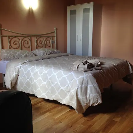 Boleta A 5 Minutos De Leon, Casa Con Jardin Casa vacanze