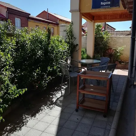 Boleta A 5 Minutos De Leon, Casa Con Jardin Feriehus