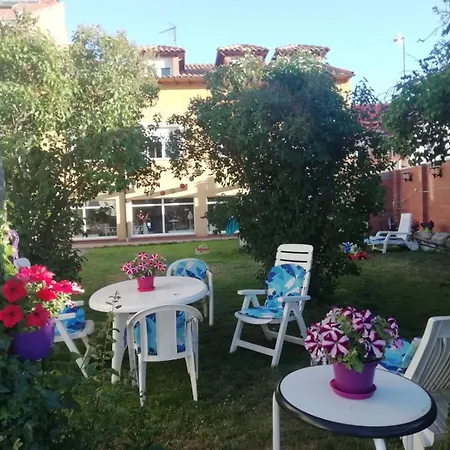 Boleta A 5 Minutos De León, Casa Con Jardín Casa de Férias *