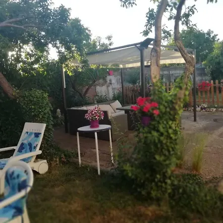 Boleta A 5 Minutos De Leon, Casa Con Jardin Feriehus