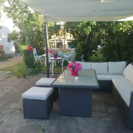 Boleta A 5 Minutos De Leon, Casa Con Jardin *