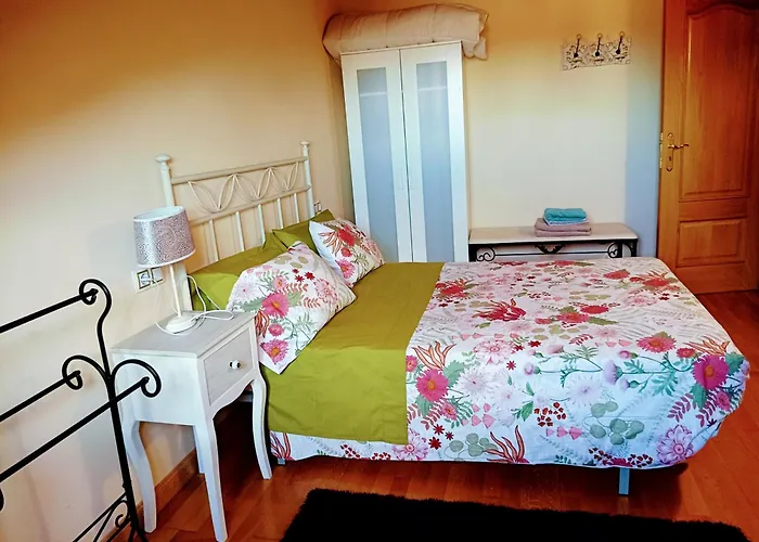 펜션 Boleta A 5 Minutos De Leon, Casa Con Jardin