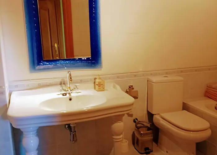 펜션 Boleta A 5 Minutos De Leon, Casa Con Jardin *