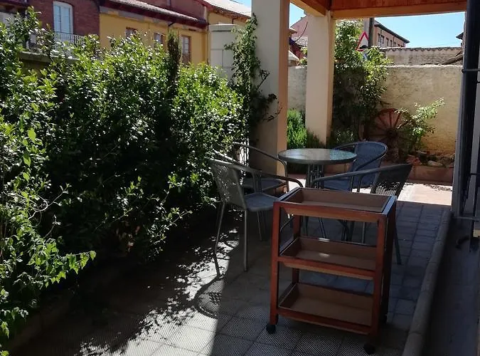 Boleta A 5 Minutos De Leon, Casa Con Jardin Casa vacanze