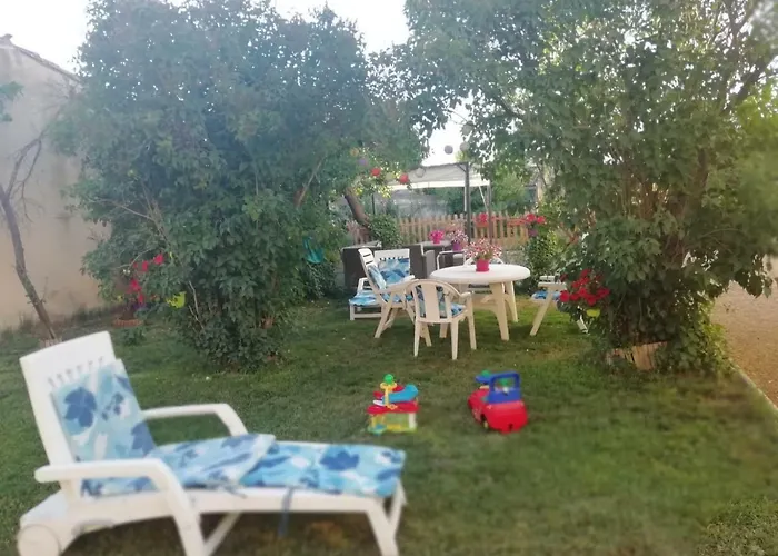 펜션 Boleta A 5 Minutos De Leon, Casa Con Jardin *