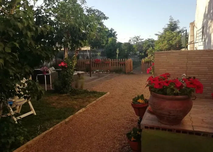 Boleta A 5 Minutos De Leon, Casa Con Jardin *